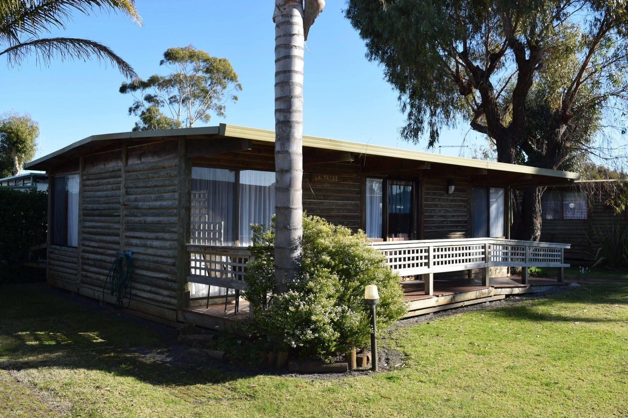 Lazy Acre Log Cabins Lakes Entrance Εξωτερικό φωτογραφία