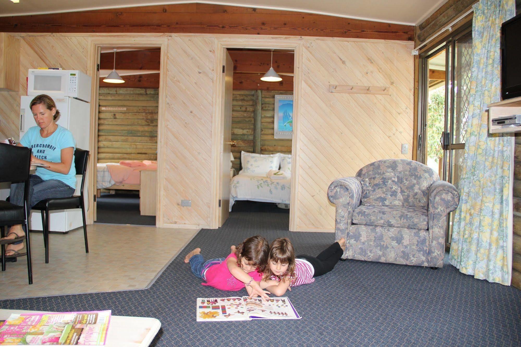 Lazy Acre Log Cabins Lakes Entrance Εξωτερικό φωτογραφία
