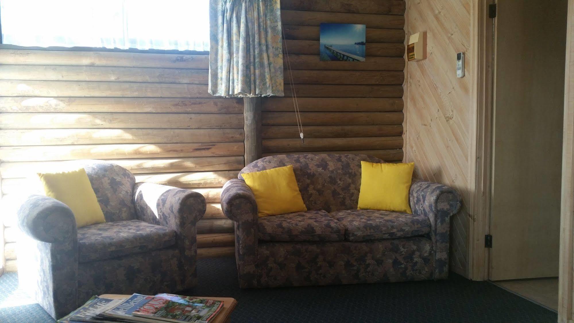 Lazy Acre Log Cabins Lakes Entrance Εξωτερικό φωτογραφία