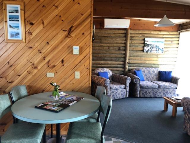 Lazy Acre Log Cabins Lakes Entrance Εξωτερικό φωτογραφία